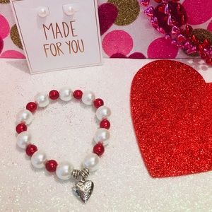 Teen pearl Bracelet with charm for Valentines Day